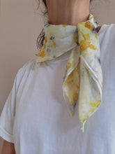 Indlæs billede til gallerivisning Plantefarvet silketørklæde gule nuancer