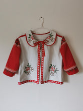 Indlæs billede til gallerivisning Julebluse - rød/hvid med broderede klokker, Str. M