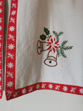 Indlæs billede til gallerivisning Julebluse - rød/hvid med broderede klokker, Str. M