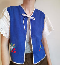 Indlæs billede til gallerivisning Julebluse - blå/hvid med broderede lys, Str. M