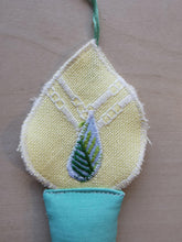 Indlæs billede til gallerivisning Evighedslys, broderet erantis #2