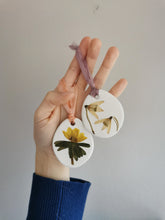 Indlæs billede til gallerivisning Påskeæg - presset blomst #4