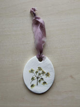 Indlæs billede til gallerivisning Påskeæg - presset blomst #3