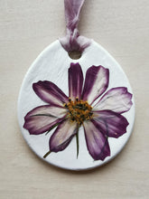 Indlæs billede til gallerivisning Påskeæg - presset blomst #5