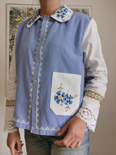 Indlæs billede til gallerivisning Patchwork skjorte - blå og hvid - str L/XL