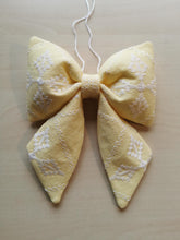 Indlæs billede til gallerivisning Sløjfe - gul med hvide stjerner