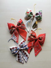 Indlæs billede til gallerivisning Sløjfe - rød - fugle og kirke