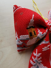 Indlæs billede til gallerivisning Sløjfe - rød - fugle og kirke