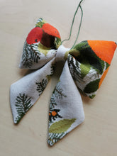 Indlæs billede til gallerivisning Sløjfe - broderet gran og appelsiner