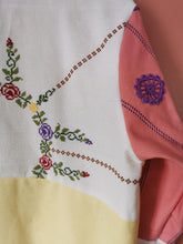 Indlæs billede til gallerivisning Patchwork skjorte - pastelbroderier med svampe
