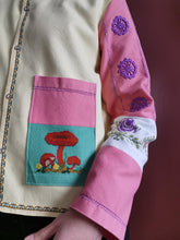 Indlæs billede til gallerivisning Patchwork skjorte - pastelbroderier med svampe