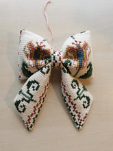 Indlæs billede til gallerivisning Sløjfe - broderede blomster