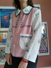 Indlæs billede til gallerivisning Patchwork skjorte - rosa/blå med blomster str. M/L