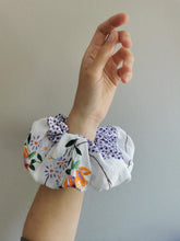 Indlæs billede til gallerivisning Kæmpe Patchwork scrunchie - orange og lilla
