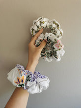 Indlæs billede til gallerivisning Kæmpe Patchwork scrunchie - orange og lilla
