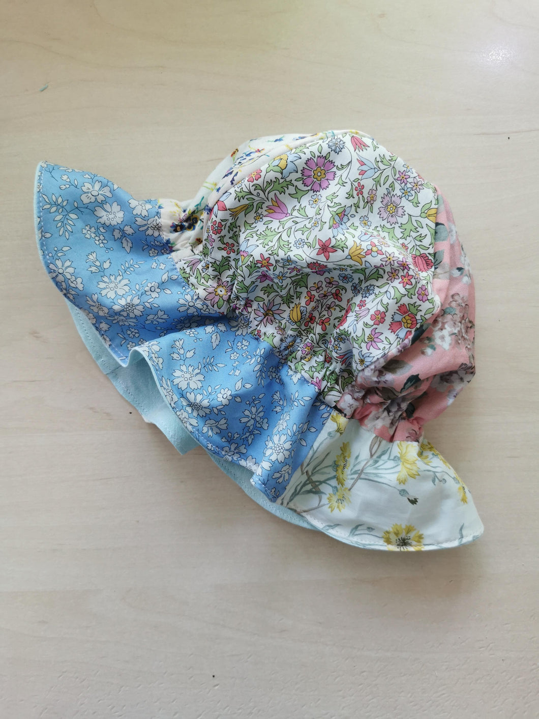 Sommerhat, Liberty Patchwork - str. 6-12 mdr