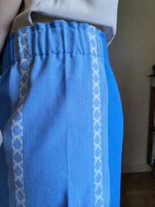 Shorts, blå vævet retrostof, str. M