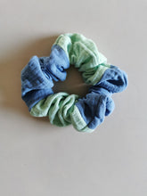 Indlæs billede til gallerivisning Scrunchie, musselin patchwork mint/blå
