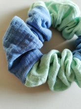 Indlæs billede til gallerivisning Scrunchie, musselin patchwork mint/blå
