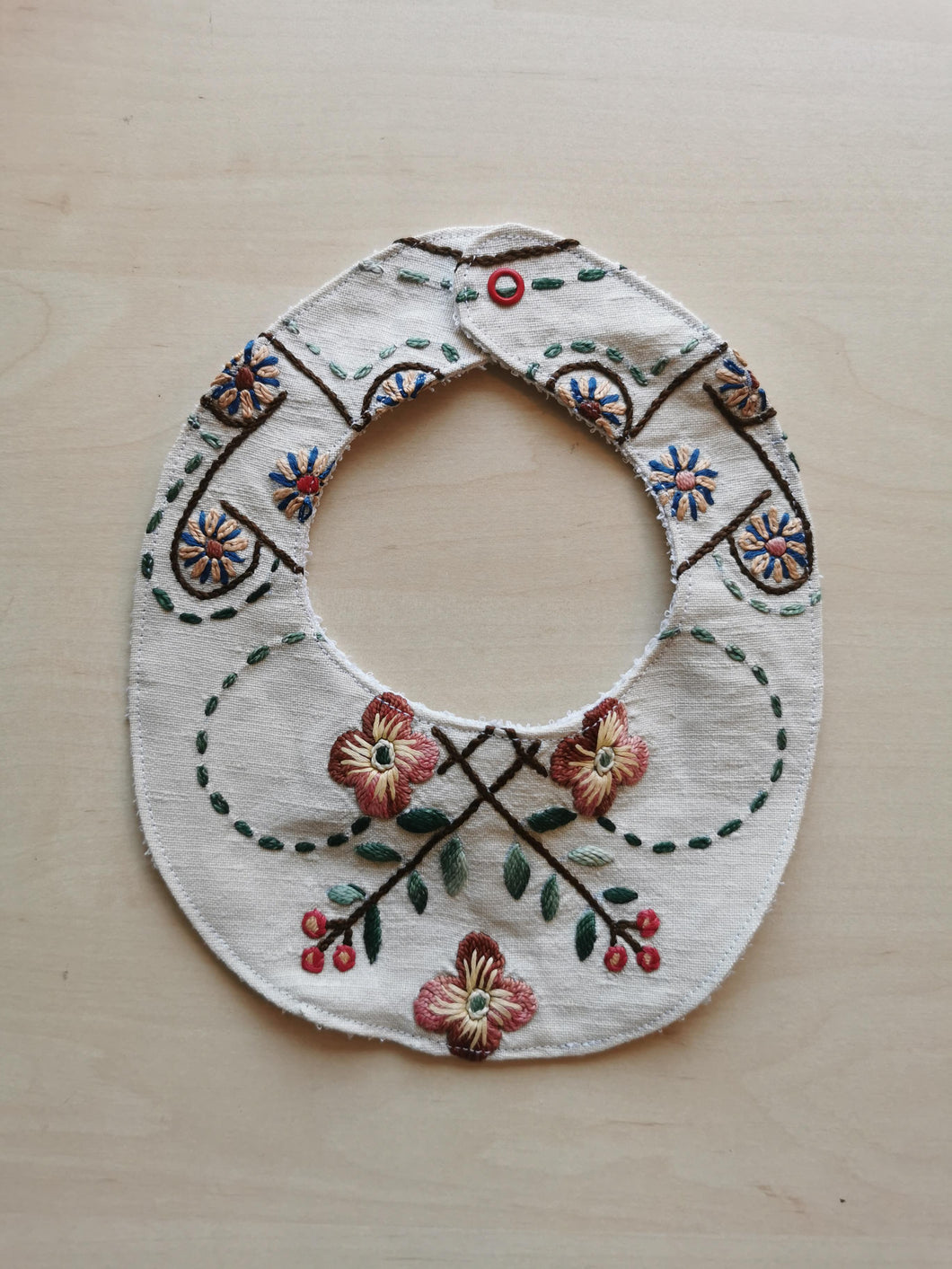 Savlesmæk - Broderet blomster og mønster