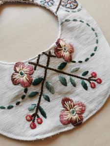Savlesmæk - Broderet blomster og mønster