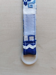 Suttesnor patchwork blåt broderi