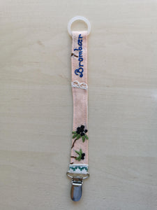 Suttesnor håndbroderet "brombær"
