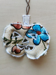 græskar - broderede blomster