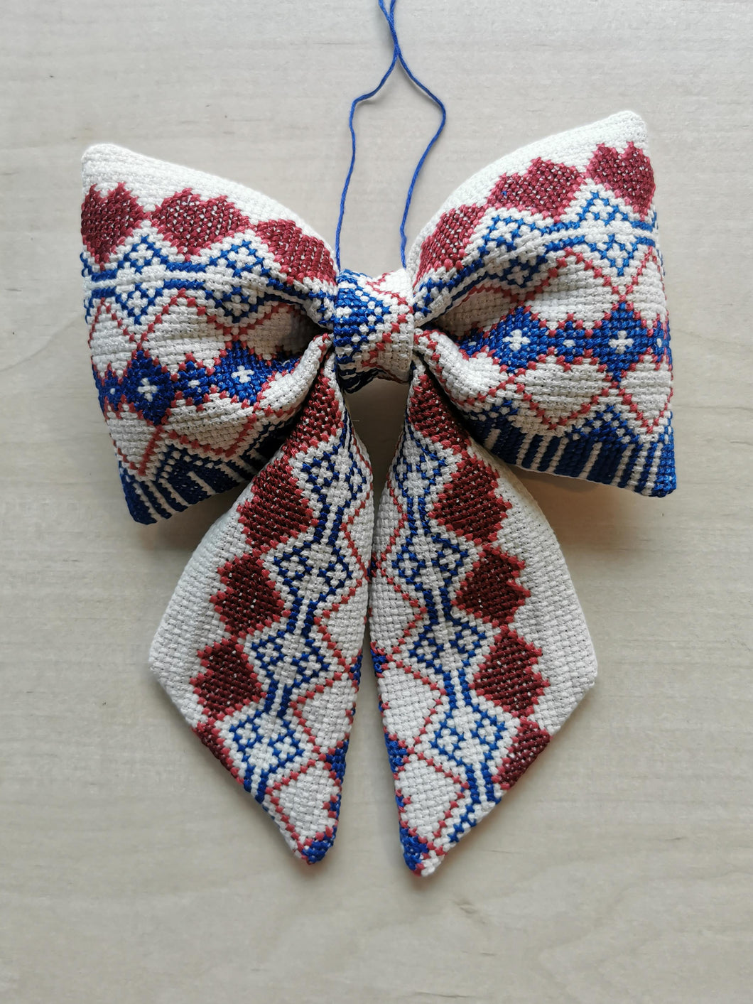 Sløjfe -Blåt og rødt mønster