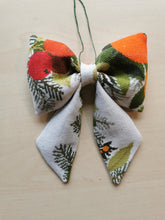 Indlæs billede til gallerivisning Sløjfe - broderet gran og appelsiner
