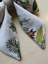 Indlæs billede til gallerivisning Sløjfe - broderet gran og appelsiner
