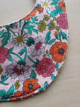 Indlæs billede til gallerivisning Savlesmæk - Liberty - rosa med markblomster
