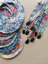 Indlæs billede til gallerivisning Savlesmæk - Liberty - Blå med tøde valmuer
