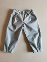 Indlæs billede til gallerivisning Ballonbukser - grå og blå striber - str. 98 - INTROPRIS
