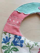 Indlæs billede til gallerivisning Savlesmæk - blomster &amp; patchwork
