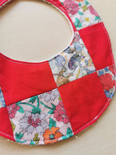 Indlæs billede til gallerivisning Savlesmæk - rødt liberty patchwork
