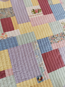 Quiltet patchworktæppe, pastelfarver